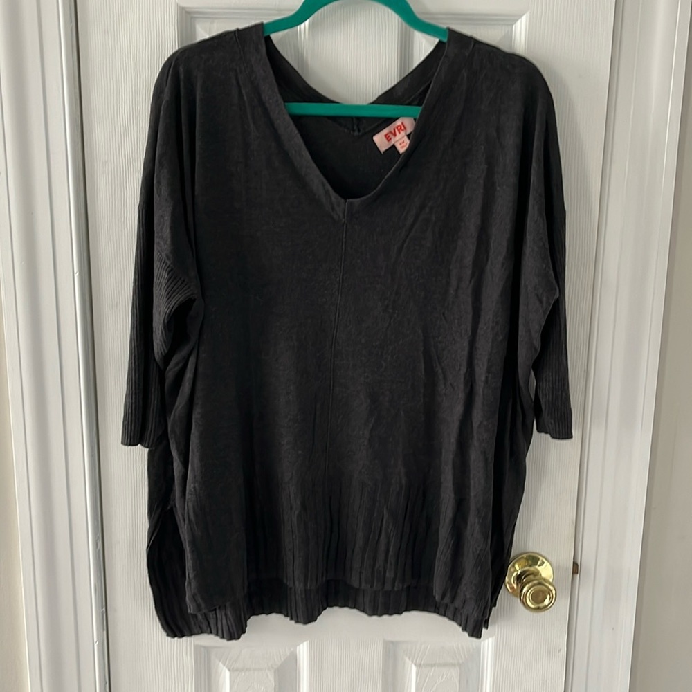 Evri v neck